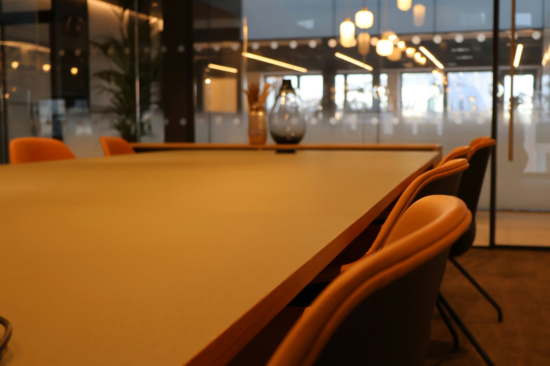 Open-plan commercial space with automated lighting and daylight control