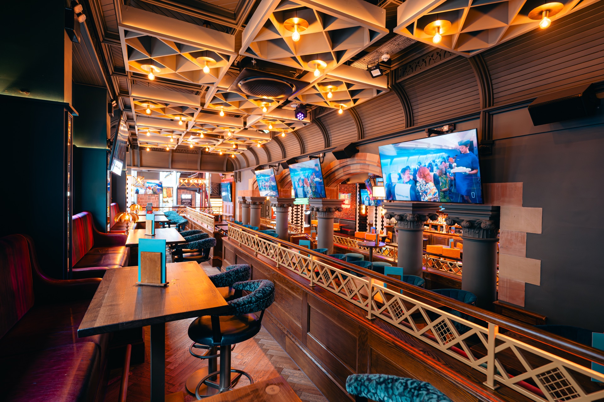 Samsung display installation in an elegant commercial interior